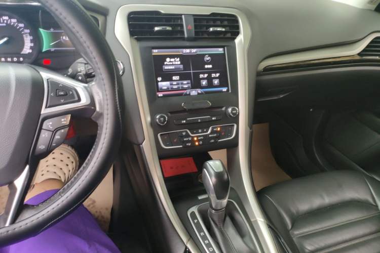 Used Ford Mondeo 2013 2.0L GTDi 200 Luxury Model Audio And AC Panel