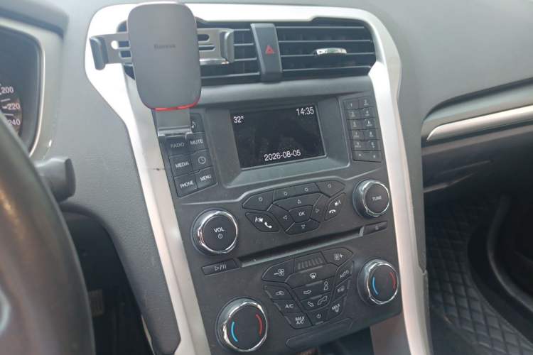 Used Ford Mondeo 2013 1.5L GTDi180 Fashion Edition Audio And AC Panel