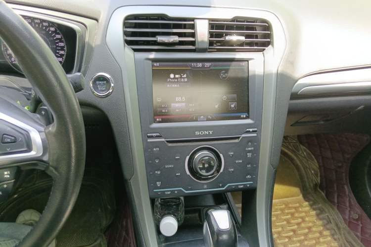 Used Ford Mondeo 2013 2.0L GTDi240 Luxury Sport Model Audio And AC Panel