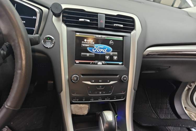 Used Ford Mondeo 2013 2.0L GTDi 200 Luxury Model Audio And AC Panel