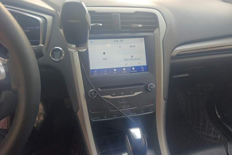 Used Ford Mondeo 2013 2.0L GTDi 200 Luxury Model Audio And AC Panel