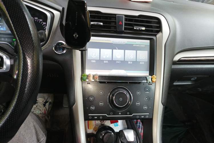 Used Ford Mondeo 2013 2.0L GTDi 200 Fashion Edition Audio And AC Panel