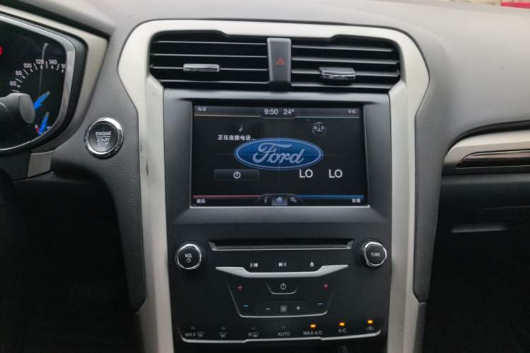 Used Ford Mondeo 2013 2.0L GTDi 200 Fashion Edition Audio And AC Panel