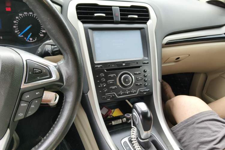 Used Ford Mondeo 2013 1.5L GTDi180 Comfort Model Audio And AC Panel