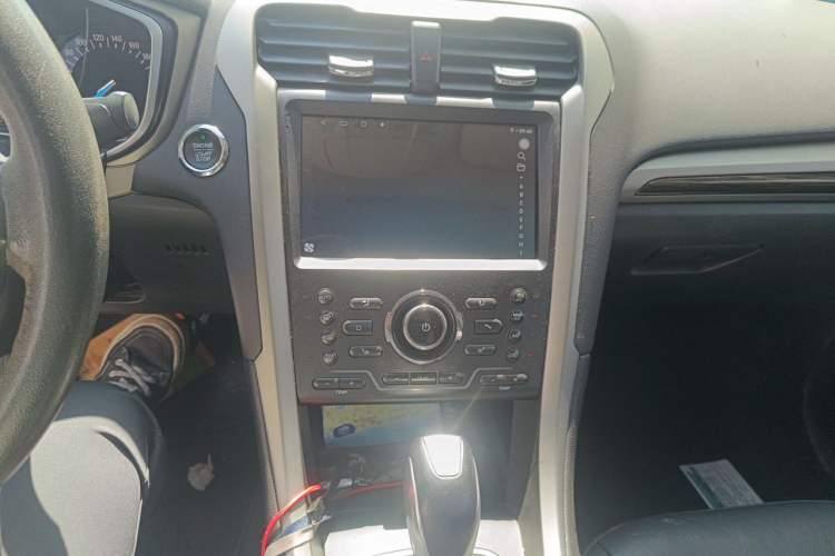 Used Ford Mondeo 2013 2.0L GTDi 200 Fashion Edition Audio And AC Panel
