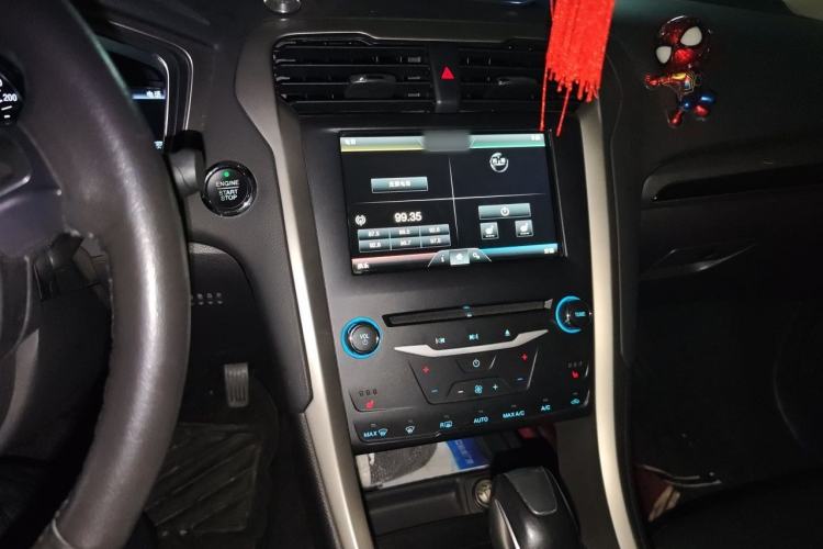 Used Ford Mondeo 2013 2.0L GTDi 200 Luxury Model Audio And AC Panel