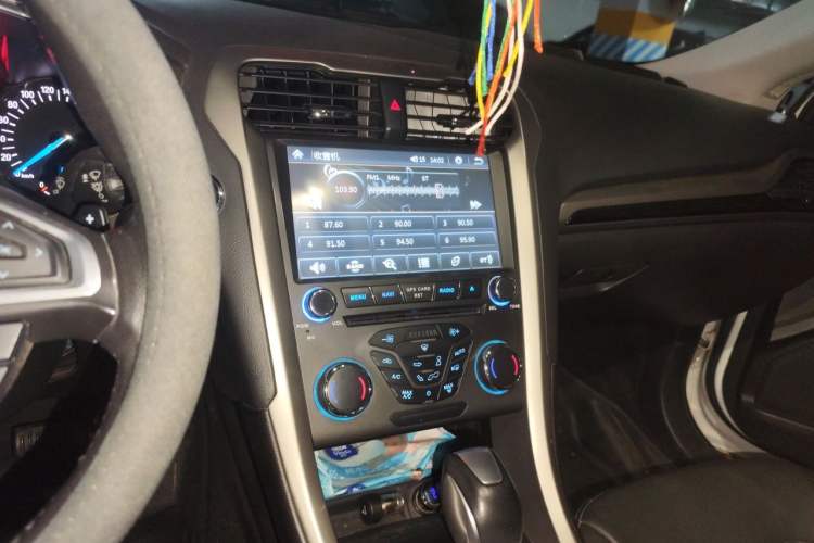 Used Ford Mondeo 2013 2.0L GTDi 200 Fashion Edition Audio And AC Panel