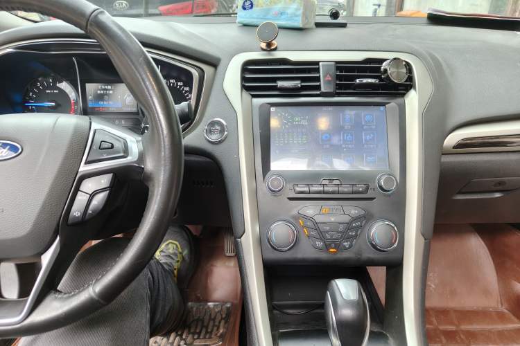 Used Ford Mondeo 2013 2.0L GTDi 200 Fashion Edition Audio And AC Panel