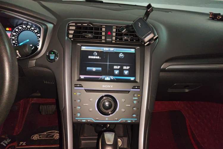 Used Ford Mondeo 2013 2.0L GTDi240 Luxury Sport Model Audio And AC Panel