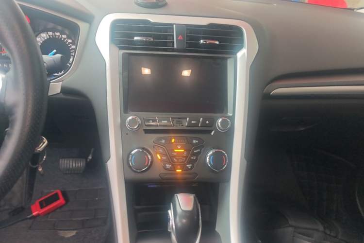 Used Ford Mondeo 2013 1.5L GTDi180 Fashion Edition Audio And AC Panel