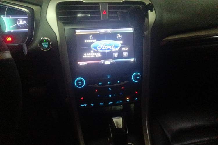 Used Ford Mondeo 2013 2.0L GTDi 200 Luxury Model Audio And AC Panel