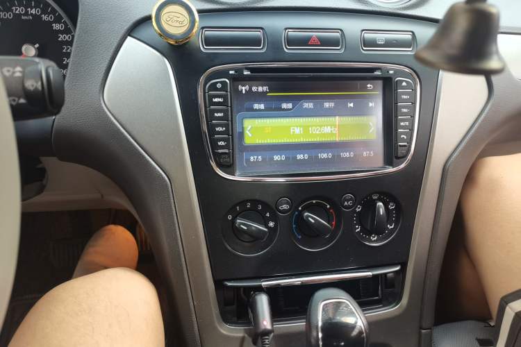 Used Ford Mondeo 2013 2.3L Fashion Edition Audio And AC Panel