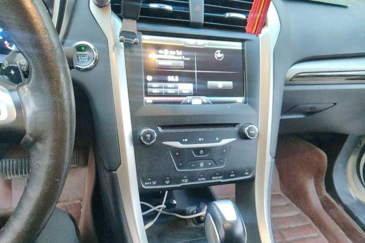 Used Ford Mondeo 2013 2.0L GTDi 200 Fashion Edition Audio And AC Panel