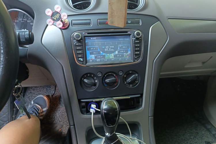 Used Ford Mondeo 2013 2.3L Fashion Edition Audio And AC Panel