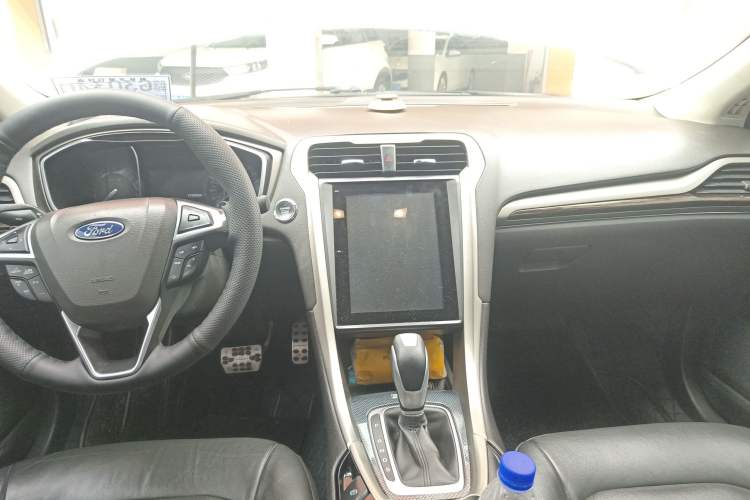Used Ford Mondeo 2013 2.0L GTDi 200 Fashion Edition Audio And AC Panel