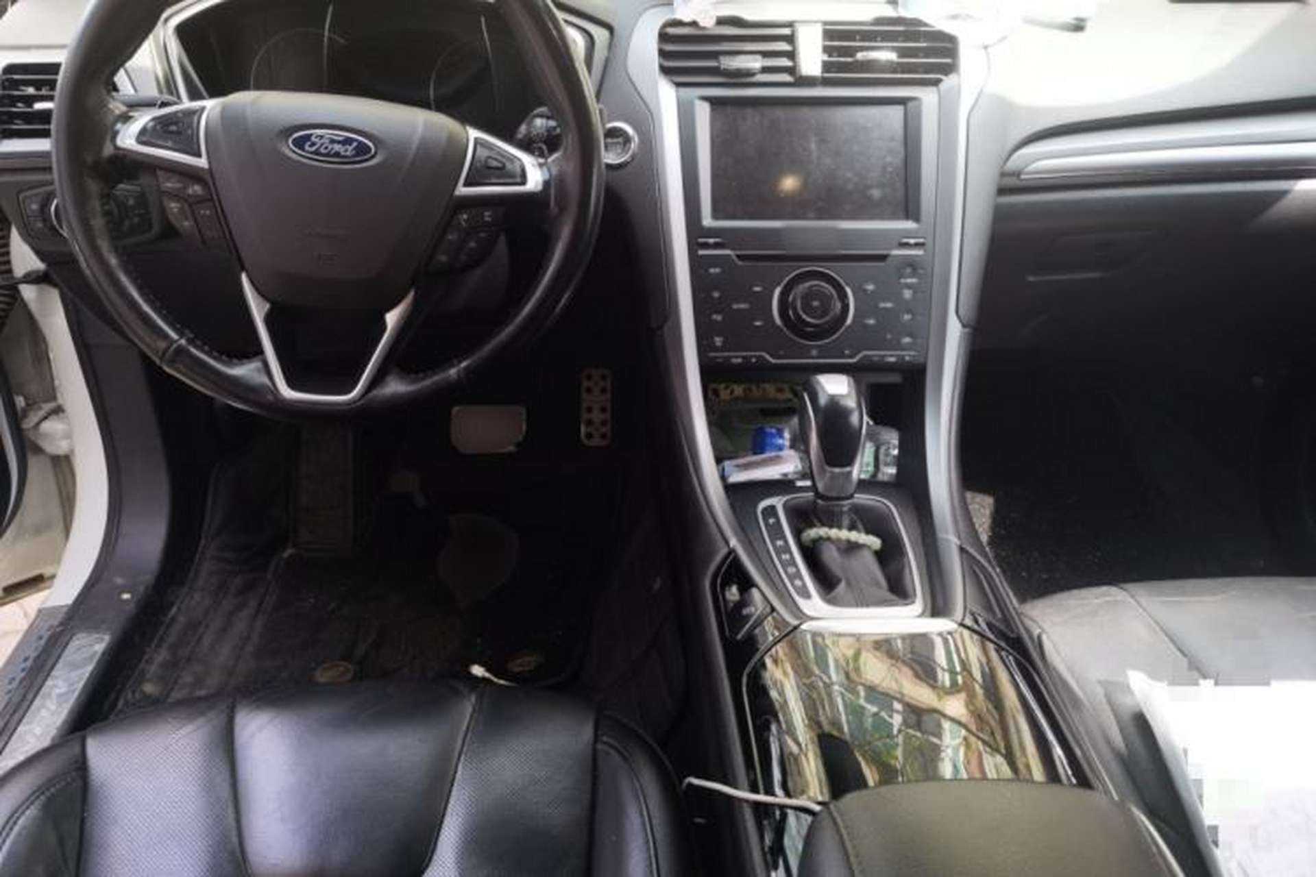 Used Ford Mondeo 2013 2.0L GTDi240 Luxury Sport Model Center Console