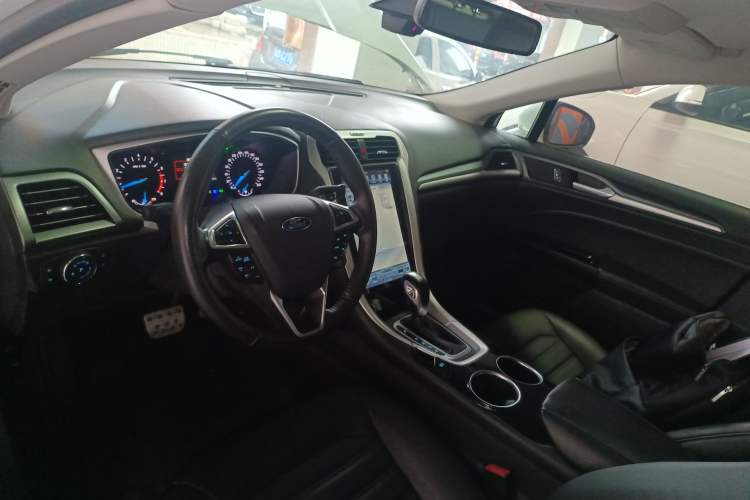 Used Ford Mondeo 2013 1.5L GTDi180 Fashion Edition Center Console