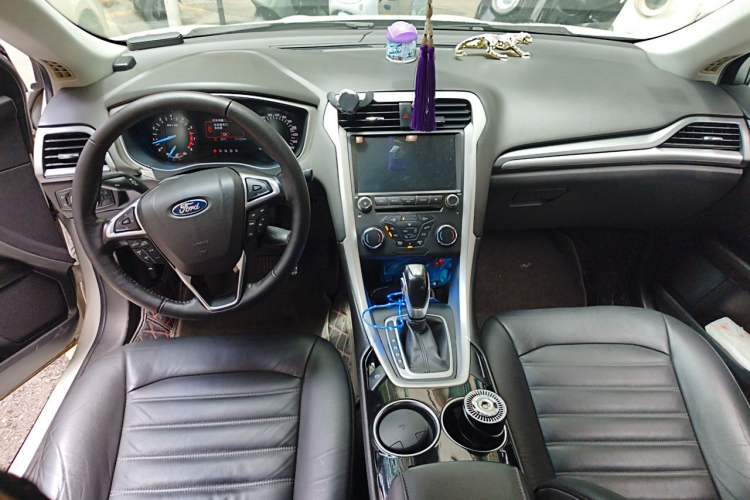 Used Ford Mondeo 2013 1.5L GTDi180 Fashion Edition Center Console