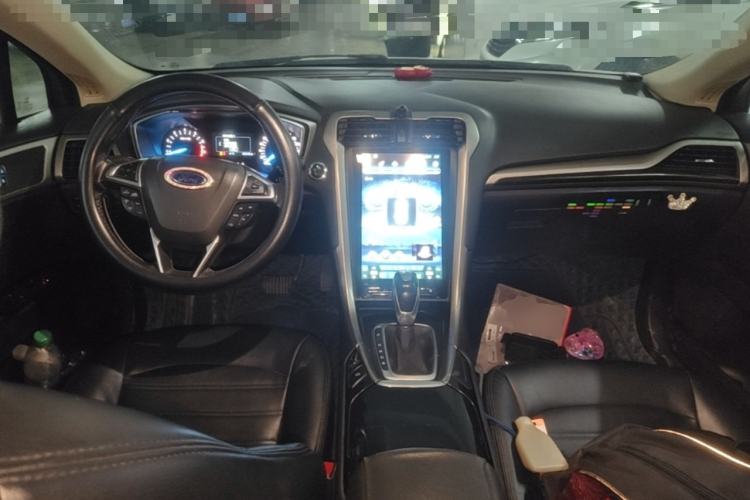 Used Ford Mondeo 2013 2.0L GTDi 200 Fashion Edition Center Console