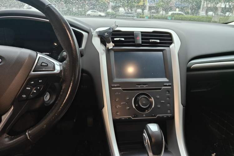 Used Ford Mondeo 2013 1.5L GTDi180 Fashion Edition Center Console