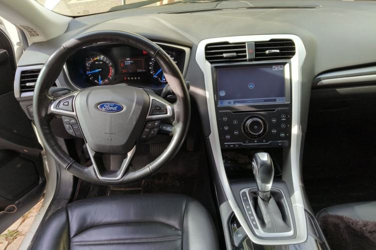 Used Ford Mondeo 2013 1.5L GTDi180 Fashion Edition Center Console