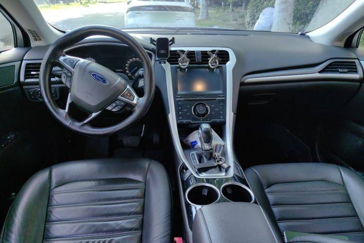 Used Ford Mondeo 2013 1.5L GTDi180 Fashion Edition Center Console