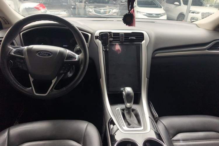 Used Ford Mondeo 2013 1.5L GTDi180 Fashion Edition Center Console