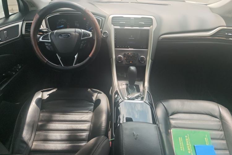 Used Ford Mondeo 2013 2.0L GTDi 200 Fashion Edition Center Console
