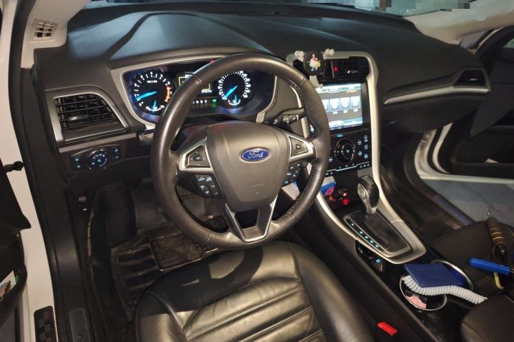 Used Ford Mondeo 2013 1.5L GTDi180 Fashion Edition Center Console