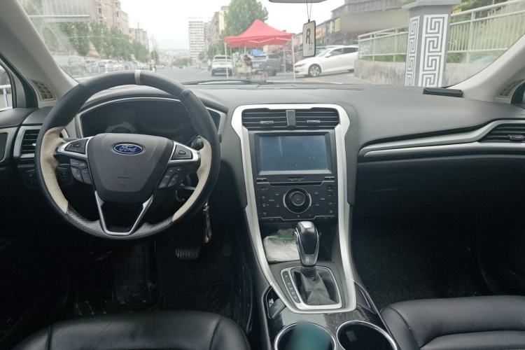 Used Ford Mondeo 2013 1.5L GTDi180 Fashion Edition Center Console
