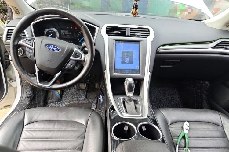 Used Ford Mondeo 2013 1.5L GTDi180 Fashion Edition Center Console