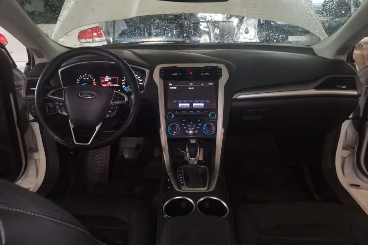 Used Ford Mondeo 2013 1.5L GTDi180 Fashion Edition Center Console