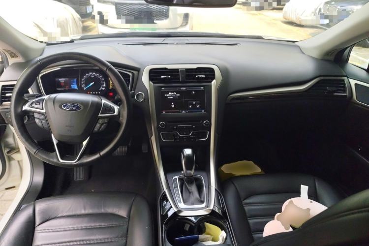 Used Ford Mondeo 2013 2.0L GTDi 200 Luxury Model Center Console