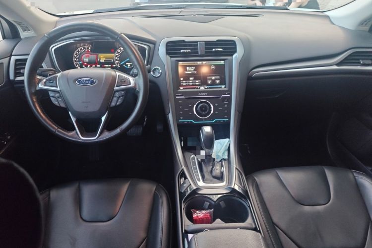 Used Ford Mondeo 2013 2.0L GTDi240 Luxury Sport Model Center Console