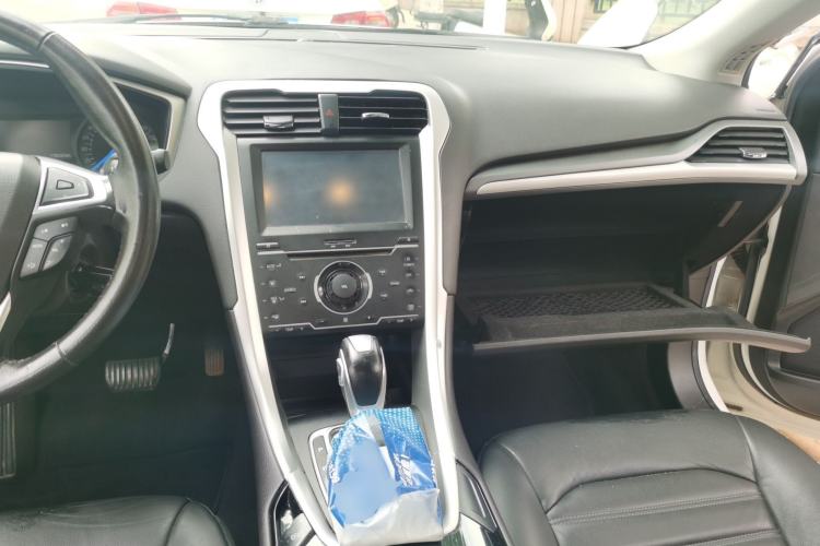 Used Ford Mondeo 2013 1.5L GTDi180 Fashion Edition Center Console