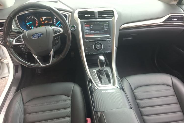 Used Ford Mondeo 2013 2.0L GTDi 200 Fashion Edition Center Console
