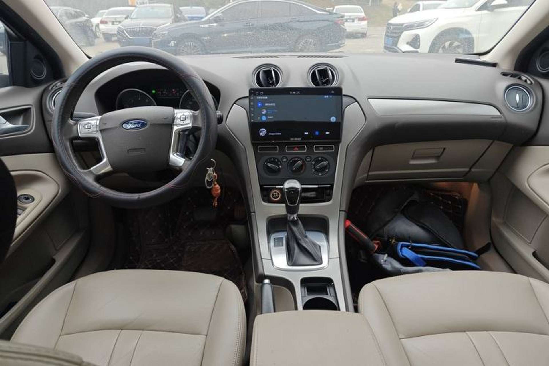 Used Ford Mondeo 2013 2.3L Fashion Edition Center Console