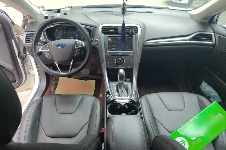 Used Ford Mondeo 2013 2.0L GTDi240 Luxury Sport Model Center Console