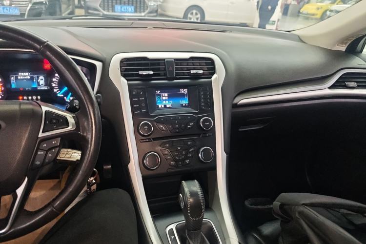 Used Ford Mondeo 2013 1.5L GTDi180 Fashion Edition Center Console