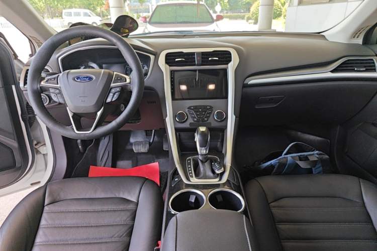 Used Ford Mondeo 2013 1.5L GTDi180 Fashion Edition Center Console