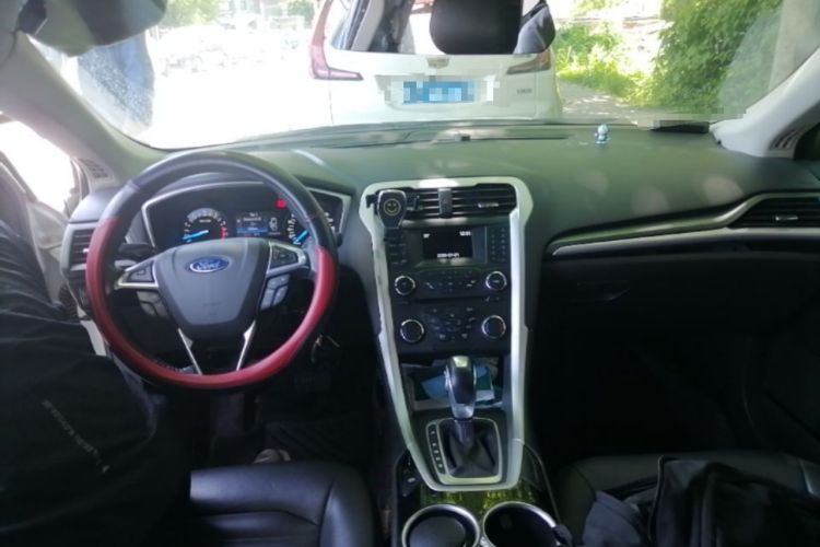 Used Ford Mondeo 2013 1.5L GTDi180 Fashion Edition Center Console