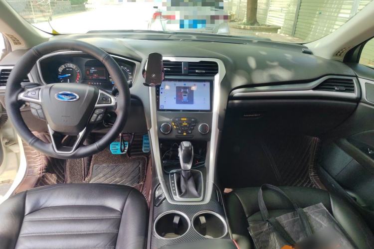 Used Ford Mondeo 2013 1.5L GTDi180 Fashion Edition Center Console