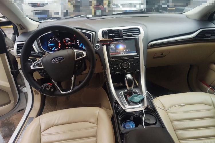 Used Ford Mondeo 2013 2.0L GTDi 200 Fashion Edition Center Console