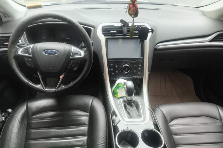 Used Ford Mondeo 2013 1.5L GTDi180 Fashion Edition Center Console