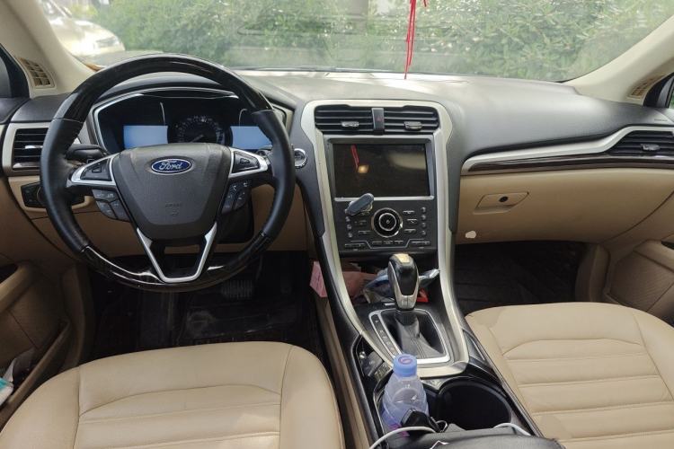 Used Ford Mondeo 2013 2.0L GTDi 200 Luxury Model Center Console