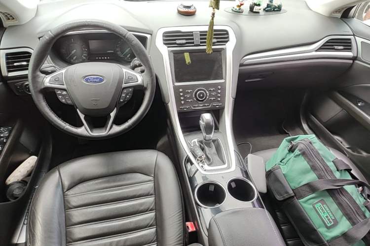 Used Ford Mondeo 2013 1.5L GTDi180 Fashion Edition Center Console