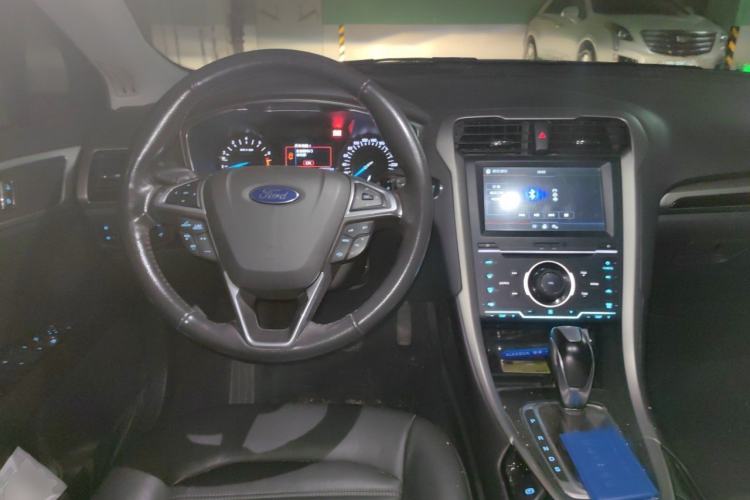 Used Ford Mondeo 2013 2.0L GTDi 200 Fashion Edition Center Console