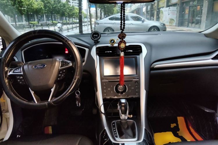Used Ford Mondeo 2013 1.5L GTDi180 Fashion Edition Center Console