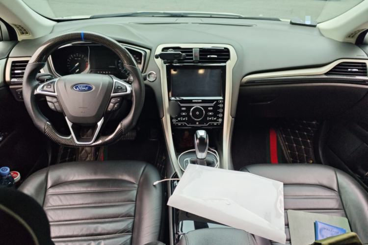 Used Ford Mondeo 2013 2.0L GTDi 200 Fashion Edition Center Console