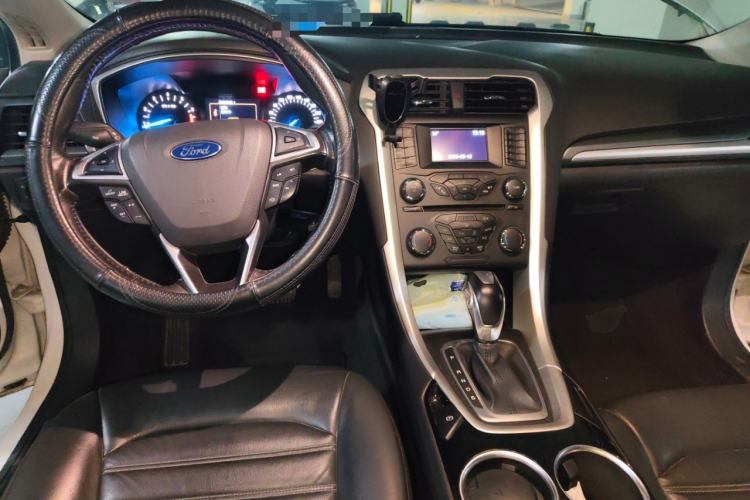 Used Ford Mondeo 2013 1.5L GTDi180 Fashion Edition Center Console